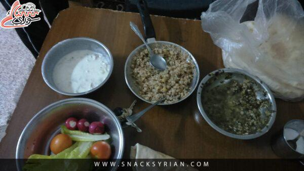 كم تحتاج عائلة سورية لتأمين ثلاث وجبات؟