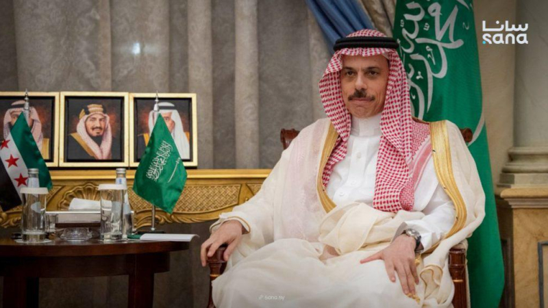 3333 الشيباني يبحث مع نظيره السعودي التطورات الإقليمية ودعم الأمن والاستقرار ‌‏بالمنطقة‏
