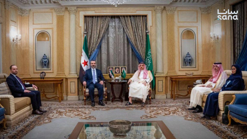 4444 الشيباني يبحث مع نظيره السعودي التطورات الإقليمية ودعم الأمن والاستقرار ‌‏بالمنطقة‏