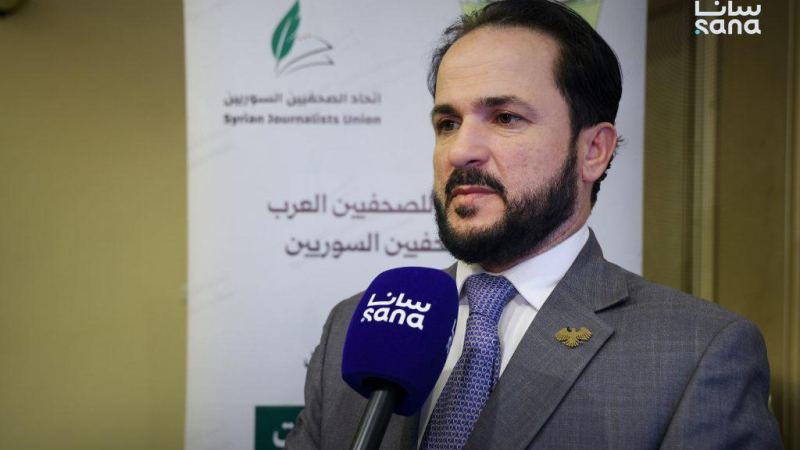 عضو المكتب التنفيذي لاتحاد الصحفيين السوريين 1 ممثلو نقابات صحفية عربية: تقرير الحريات من دمشق يسلط الضوء على تحديات الإعلام