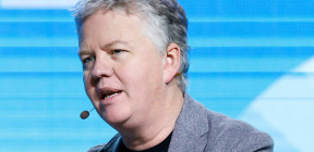 كيف تفوقت "غوغل" على "تشات جي بي تي" وحسمت السباق؟