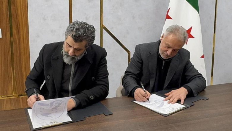 بعد تسوية مثيرة للجدل.. أنباء عن حرق منزل محمد حمشو بدمشق