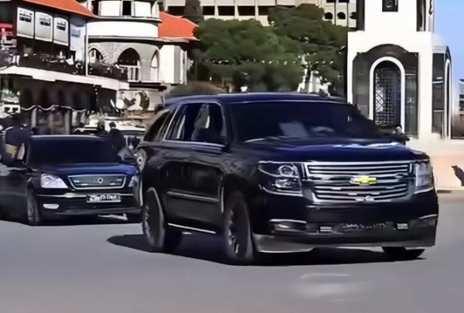 موكب الوزير يتحول لقضية رأي عام والوزارة توضح: لم يكن وحده