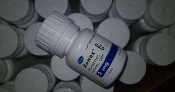 شراء زاناكس عبر الإنترنت بدون وصفة طبية