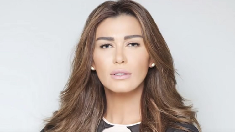 النجمة نادين الراسي تعلن اعتزالها الفن بشكل نهائي!