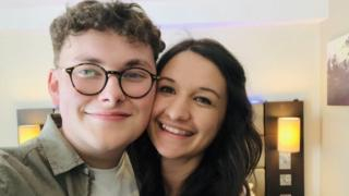 جورجيا وحبيبها لورانس