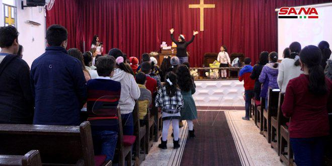الكنيسة الإنجيلية الوطنية في درعا تحتفل بأعياد الميلاد ورأس السنة الميلادية