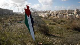 القضاء الإسرائيلي يصدر حكما ضد ناشط حقوقي فلسطيني