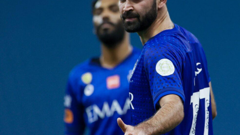 عمر خريبين يقترب من مغادرة الهلال .. ما أبرز وجهاته؟