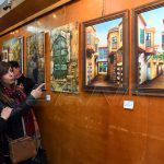 24 فناناً يقدمون أعمالاً منوعة مستوحاة من تراث دمشق في ثقافي المزة
