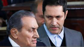 علاء حسني مبارك ينشر قرارا بريطانيا بحق أبيه وأفراد عائلته