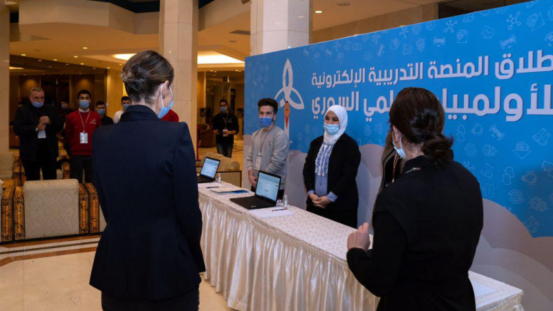 السيدة أسماء الأسد تلتقي المشاركين في الأولمبياد العلمي 2021