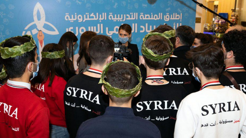السيدة أسماء الأسد تلتقي المشاركين في الأولمبياد العلمي 2021