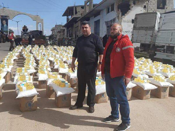 800 سلة غذائية للمقيمين بحلفايا في ريف حماة