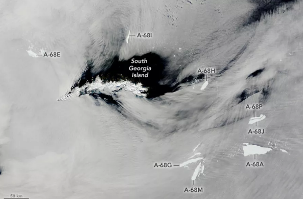 صورة ناسا تظهر أن أكبر جبل جليدي في العالم يتفكك 