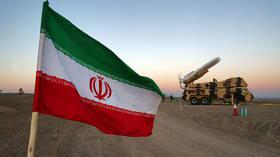 إيران تكشف الستار عن منظومة رادارية ومقر قيادة متحرك