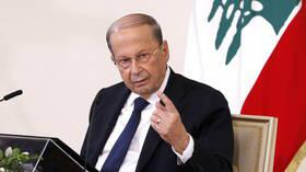الرئاسة اللبنانية: عون و10 أعضاء من فريقه تلقوا لقاح كورونا بعد تسجيل أسمائهم بالمنصة