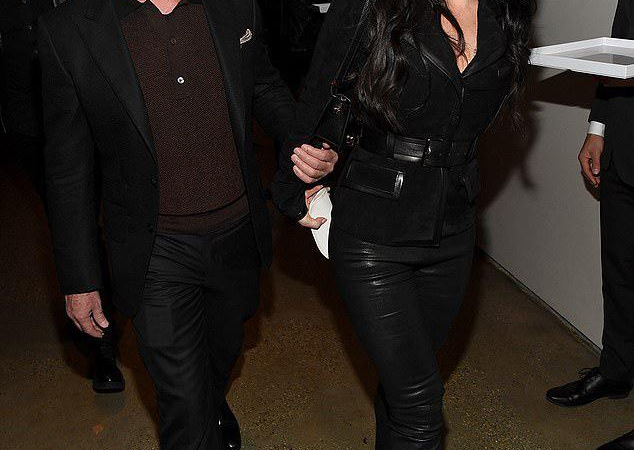 بعد حصولها على نصف ثروته.. طليقة مؤسس 