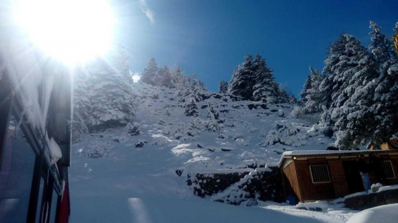 ثلوج تُغطِّي القموعة