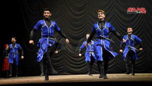 لوحات راقصة للفرقة الفنية الشركسية على مسرح قصر الثقافة بحمص