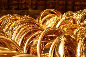 الذهب في سورية يهبط  لأدنى مستوى له في 4أشهر.. الغرام عند 155 ألف والأونصة دون 6 ملايين ل.س