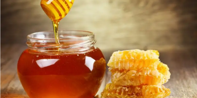 ماذا يحدث لجسمك عند تناول ملعقة عسل يومياً