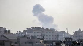 وصول 9 جثامين بينها 3 لأطفال وعدد من الإصابات إلى مستشفى بيت حانون شمال قطاع غزة