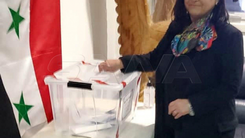 بالصورة ..عمليات الاقتراع في انتخابات رئاسة الجمهورية العربية السورية للسوريين المقيمين في الخارج