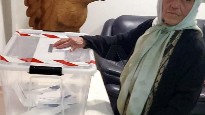 بالصورة ..عمليات الاقتراع في انتخابات رئاسة الجمهورية العربية السورية للسوريين المقيمين في الخارج