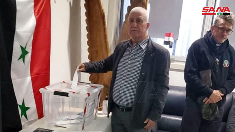 بالصورة ..عمليات الاقتراع في انتخابات رئاسة الجمهورية العربية السورية للسوريين المقيمين في الخارج