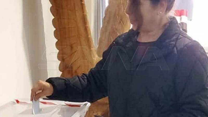 بالصورة ..عمليات الاقتراع في انتخابات رئاسة الجمهورية العربية السورية للسوريين المقيمين في الخارج