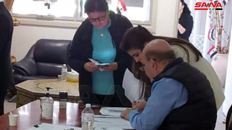 بالصورة ..عمليات الاقتراع في انتخابات رئاسة الجمهورية العربية السورية للسوريين المقيمين في الخارج