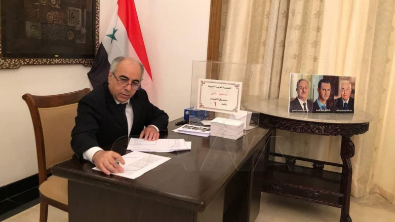 بالصورة ..عمليات الاقتراع في انتخابات رئاسة الجمهورية العربية السورية للسوريين المقيمين في الخارج