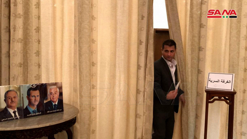 بالصورة ..عمليات الاقتراع في انتخابات رئاسة الجمهورية العربية السورية للسوريين المقيمين في الخارج