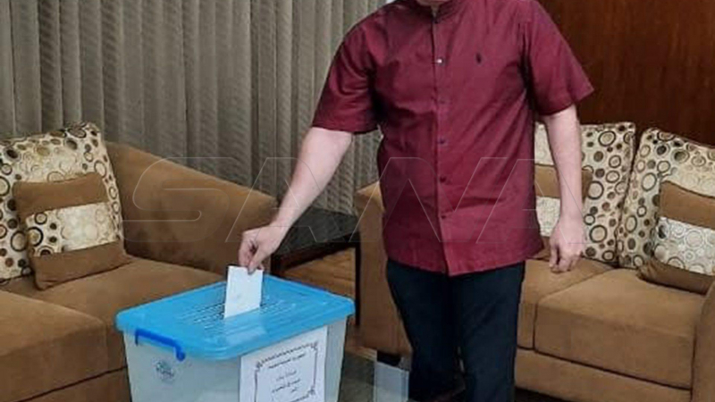 بالصورة ..عمليات الاقتراع في انتخابات رئاسة الجمهورية العربية السورية للسوريين المقيمين في الخارج