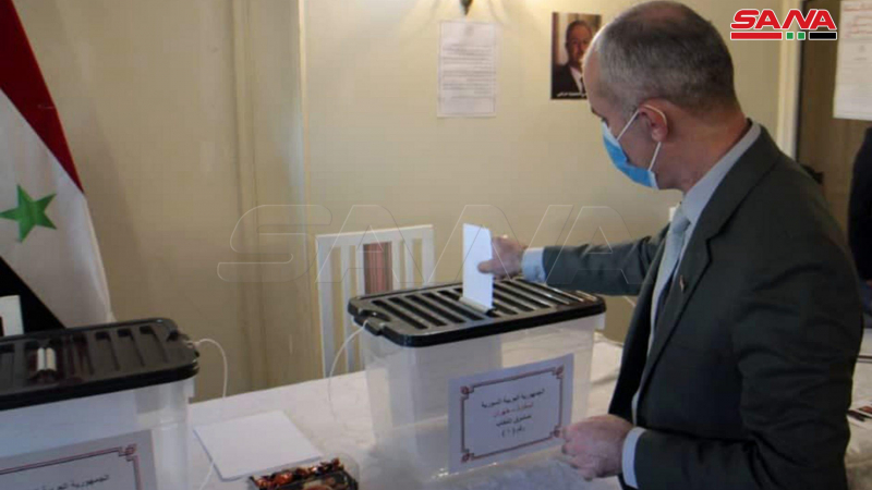 بالصورة ..عمليات الاقتراع في انتخابات رئاسة الجمهورية العربية السورية للسوريين المقيمين في الخارج