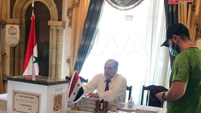 بالصورة ..عمليات الاقتراع في انتخابات رئاسة الجمهورية العربية السورية للسوريين المقيمين في الخارج