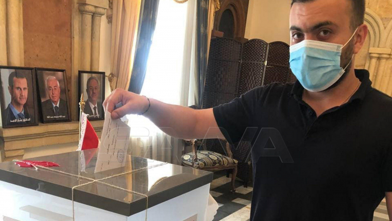 بالصورة ..عمليات الاقتراع في انتخابات رئاسة الجمهورية العربية السورية للسوريين المقيمين في الخارج
