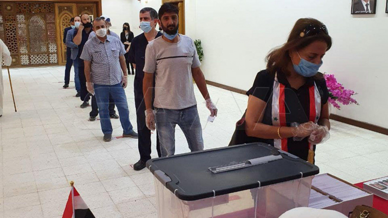 بالصورة ..عمليات الاقتراع في انتخابات رئاسة الجمهورية العربية السورية للسوريين المقيمين في الخارج