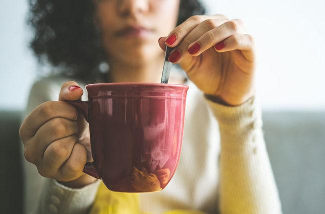 نصائح تساعدك على تقليل شرب القهوة والشاي بدون صداع .
