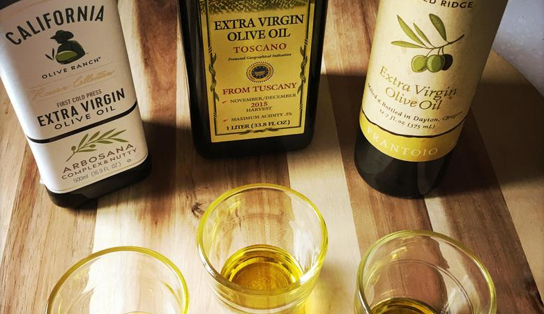 بعض المعلومات الشائعة، التي قد تكون مغلوطة، والحقائق حول زيت الزيتون - هب يمكن استخدام زيت الزيتون البكر الممتاز في الطهو؟ 