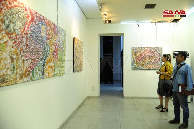 فضاءات.. معرض للتشكيلية رولا نويلاتي في ثقافي أبو رمانة