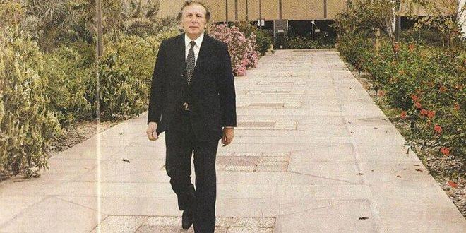 قامات مبدعة.. نزار قباني الشاعر الذي علمته دمشق أبجدية الياسمين