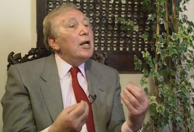 قامات مبدعة.. نزار قباني الشاعر الذي علمته دمشق أبجدية الياسمين