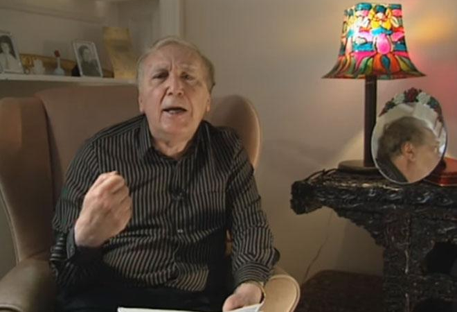 قامات مبدعة.. نزار قباني الشاعر الذي علمته دمشق أبجدية الياسمين