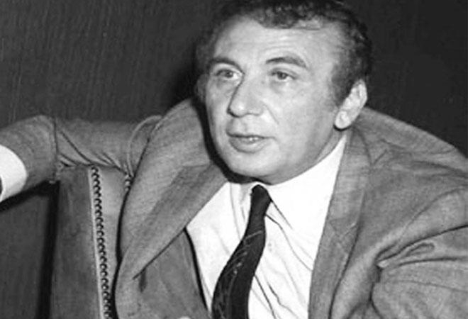 قامات مبدعة.. نزار قباني الشاعر الذي علمته دمشق أبجدية الياسمين