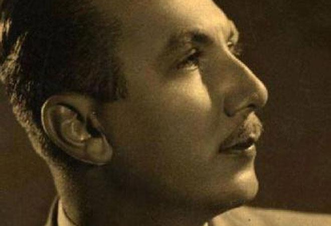 قامات مبدعة.. نزار قباني الشاعر الذي علمته دمشق أبجدية الياسمين