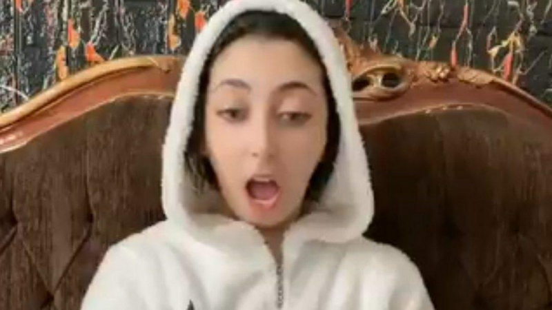 فيديو تالا صفوان يصدم المتابعين في تحدي الافلام الخليعة وتصدم