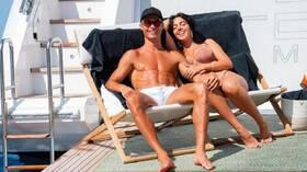 فيديو من تحت الماء.. جورجينا صديقة رونالدو تغوص في مياه البحر (فيديو وصور)