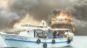 حريق ضخم يلتهم مراكب مصرية في البحر الأحمر (صور)
